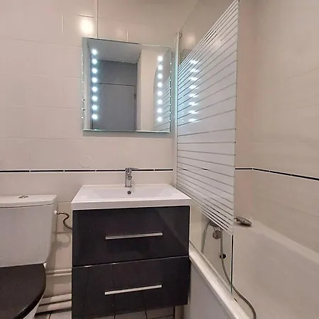 Cosy Pour 2 Personnes Avec Balcon A La Plagne, Proche Pistes - Fr-1-353-109 Apartment